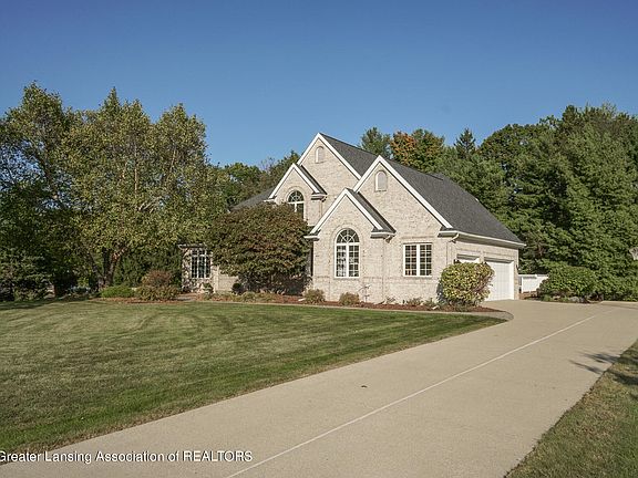 4th image of 4610 Wellington Dr