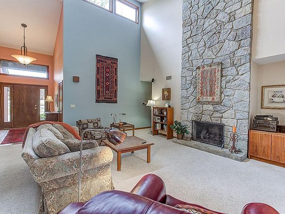 4th image of 805 White Oak Dr