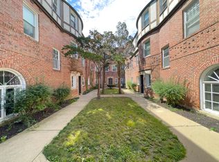 918 Green Bay Rd #C3, Winnetka, IL 60093