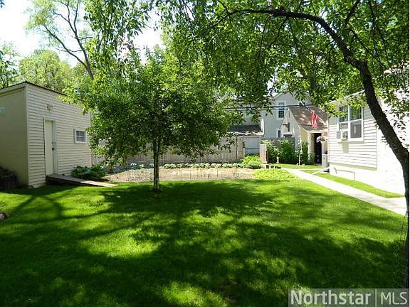 4th image of 2594 1st Ave E