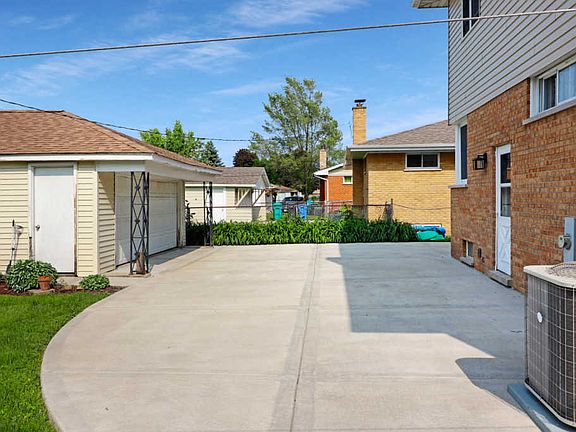 4th image of 4931 Sunnyside Dr
