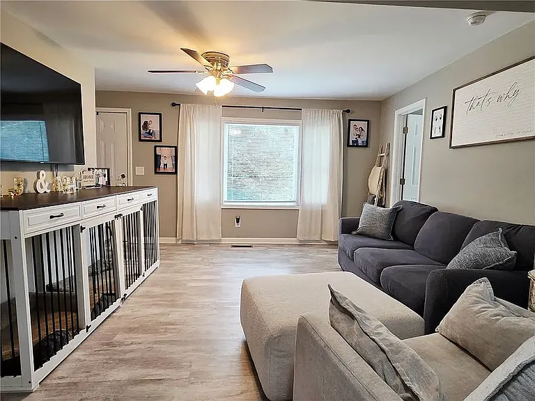 194 Park Dr — Photo 5