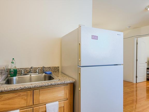 3rd image of 91 Willits St Unit B