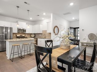 215 Harpers Run Ln, Matthews, NC 28104