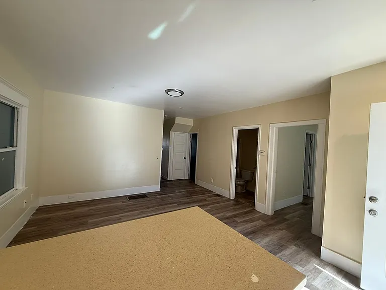 2535 Filbert Street — Photo 10