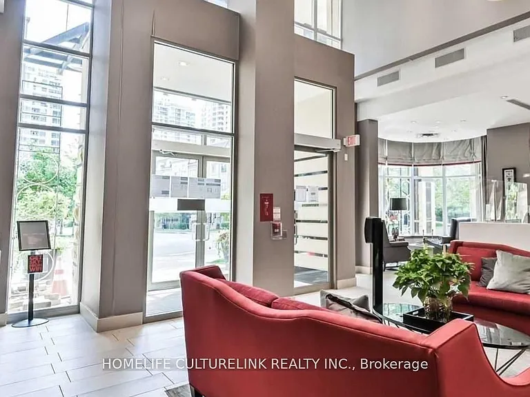 18 Kenaston Gdns N #305 — Photo 8