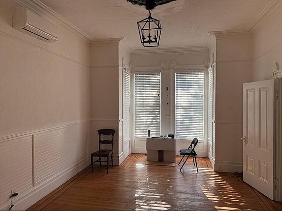 4th image of 1712 Filbert St