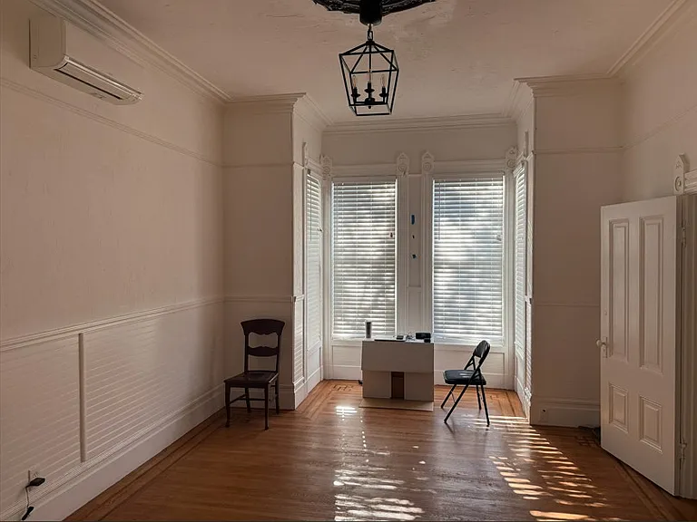 1712 Filbert St — Photo 4