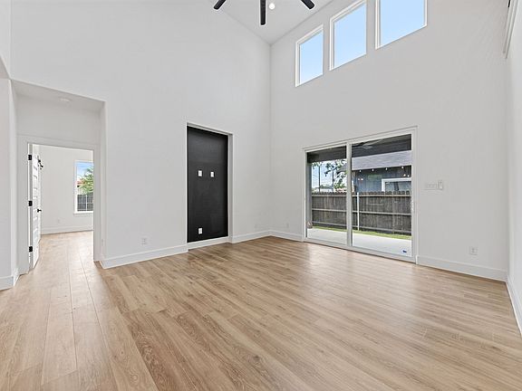 5th image of 1604 Marburg St