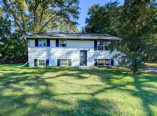 1843 Sandcroft Dr, Charleston, SC 29407