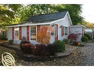 320 Franklin St photo 1