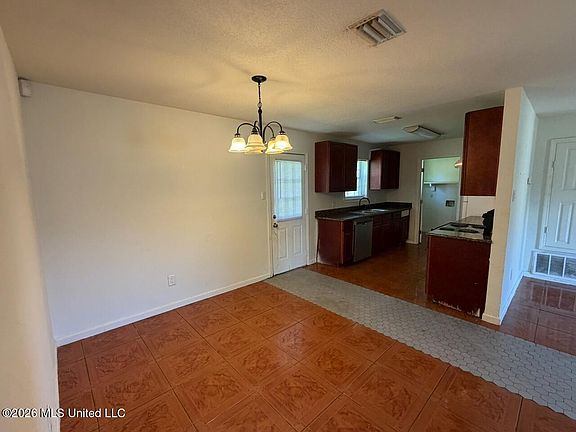 4th image of 3604 Harrison Dr