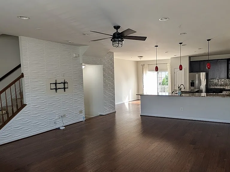 7821 Taggart Ct — Photo 27