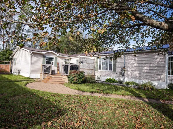 12 Kent Dr, Amherst, NS B4H 4L3