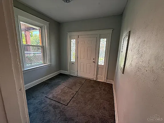 Entrance 9 x 9 1/2