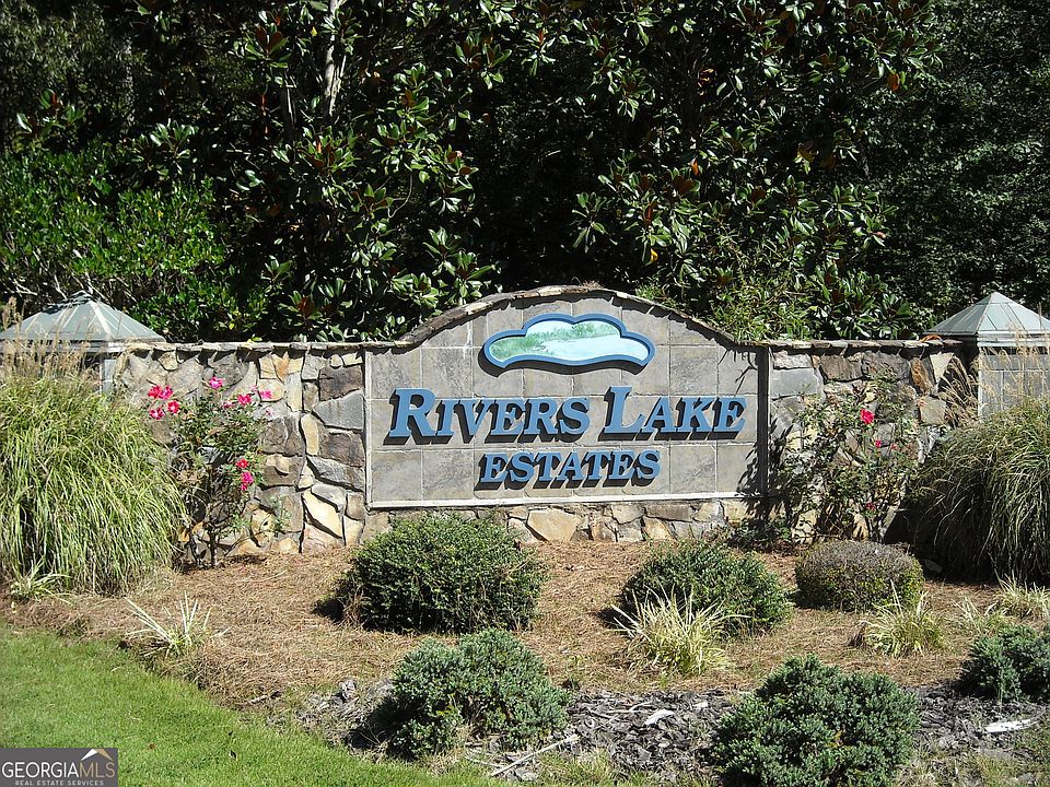 2nd image of 455 Rivers Rd
