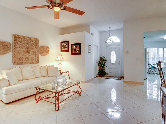 3rd image of 8027 Stirrup Cay Ct