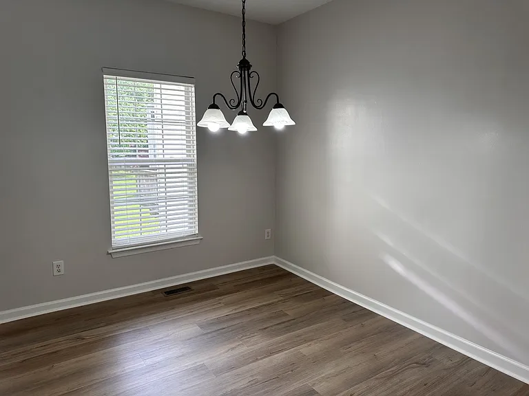 674 Huffine Manor Cir #674 — Photo 7