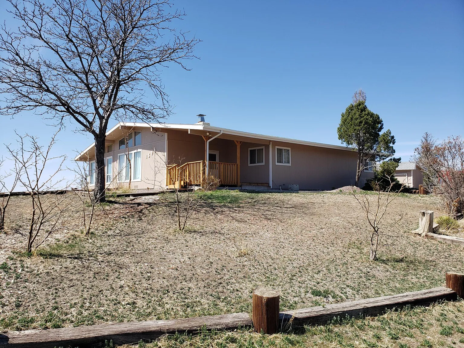 3 bed, 2349 sqft, $2,050 — Photo 2