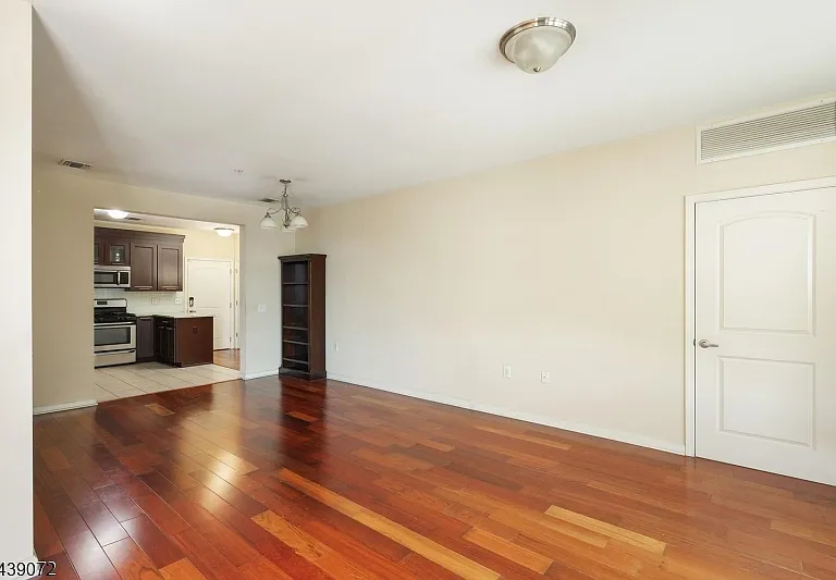 104 E Elizabeth Ave #303 — Photo 7