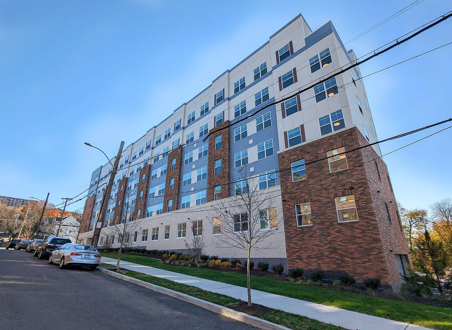 Point and Ravine Apartments — Photo 1