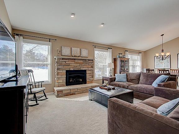 5th image of 3335 Olive Ln N