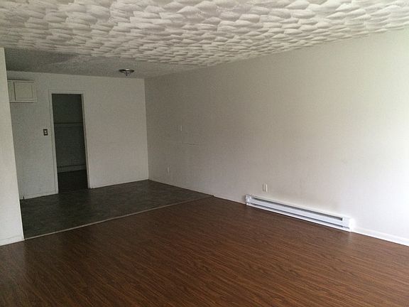 3rd image of 5701 E 40th St