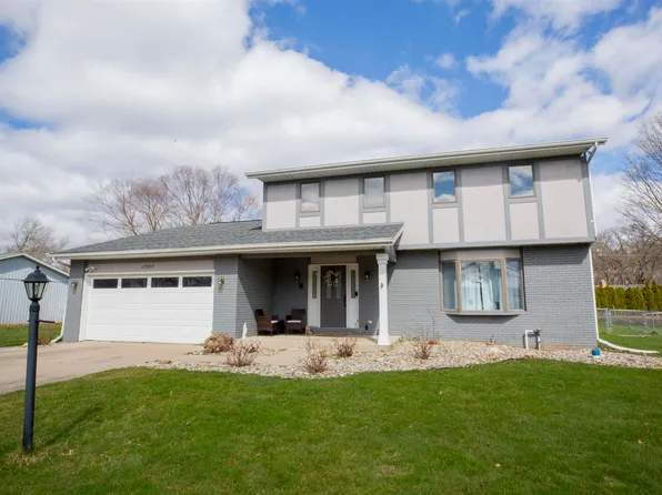 17577 Fleetwood Ln, South Bend, IN 46635