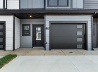 202 Jonathan Wade Cir, Clarksville, TN 37043