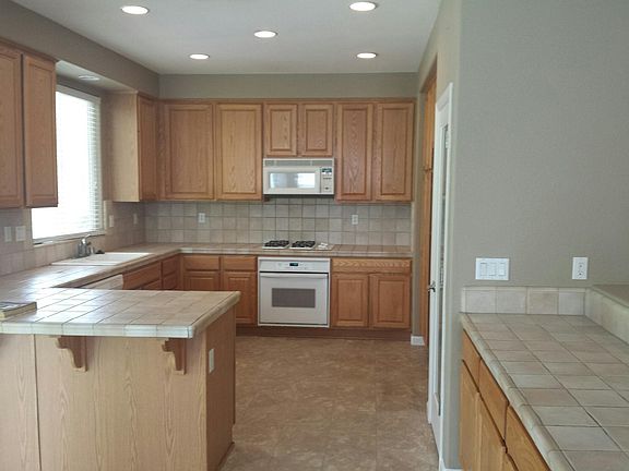 3rd image of 108 Marinette Ct