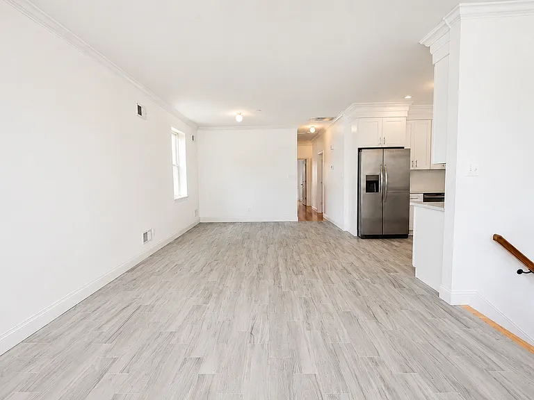 25 Knesel St #2 — Photo 5
