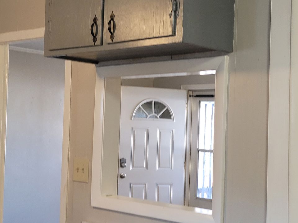 1st image of 920 N 18th Ave