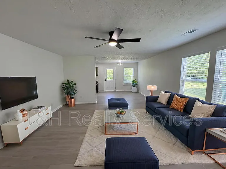 2145 Shadowbrook Dr — Photo 4