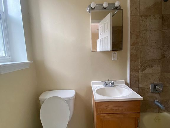 5th image of 68 Sylvan Ave APT 6