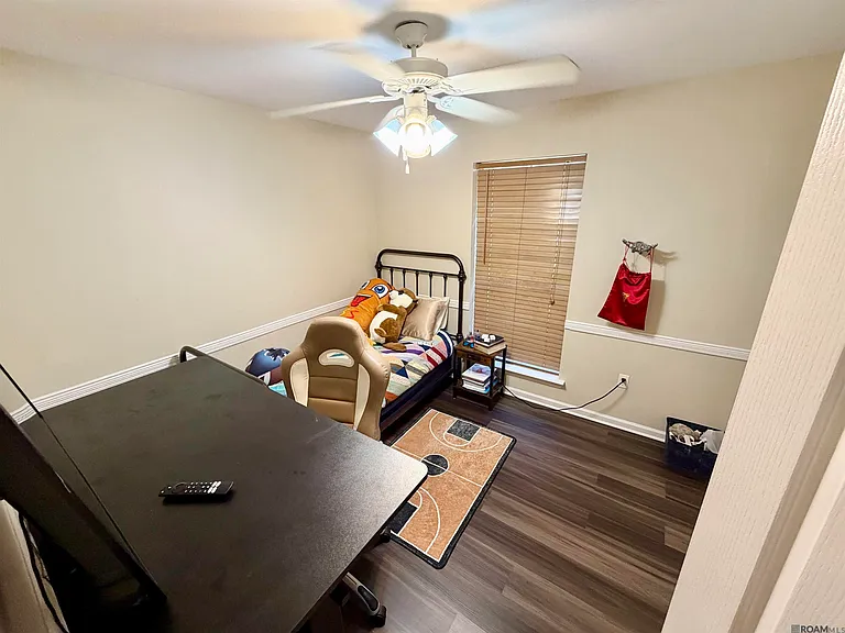 20760 Benton Heights Ave — Photo 7