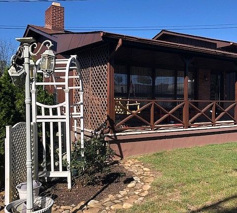 2nd image of 16946 W Hills Dr