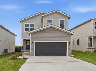 713 Glenn Cir, Raymore, MO 64083