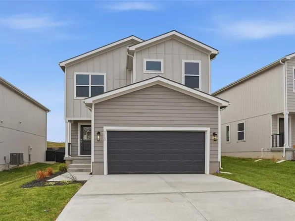 713 Glenn Cir, Raymore, MO 64083