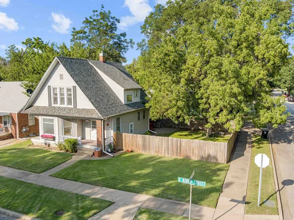 1402 S 9th St, Salina, KS 67401