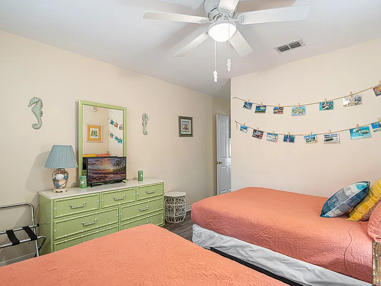 Gulf Terrace Dr — Photo 12