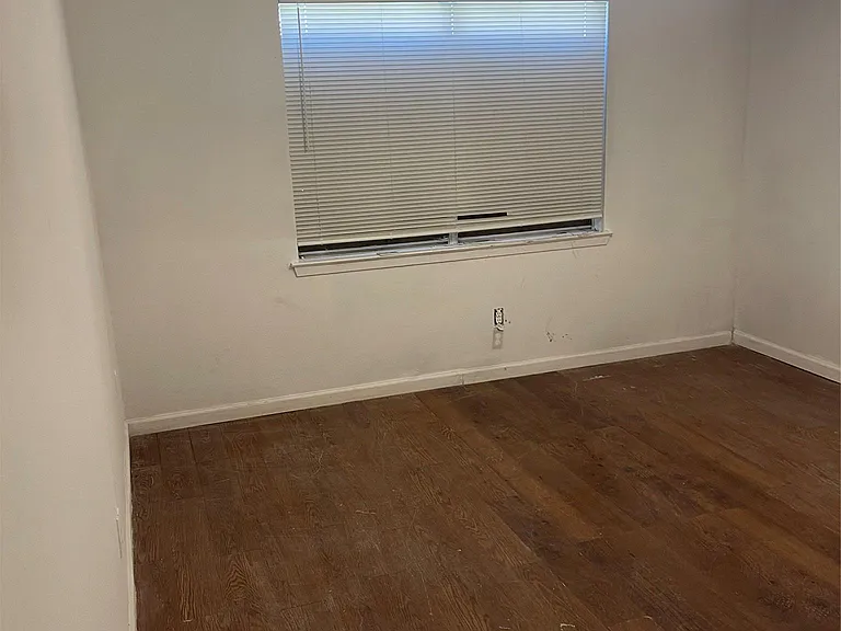 1902 W Loop #A-1 — Photo 11