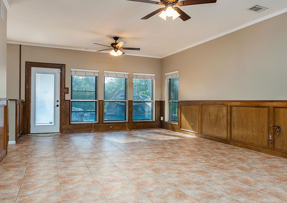 1st image of 1504 Piney Woods Dr