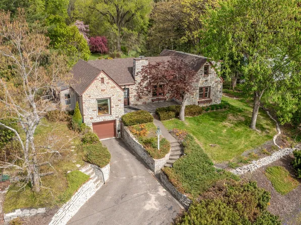 2500 Keller Pkwy N, Maplewood, MN 55109
