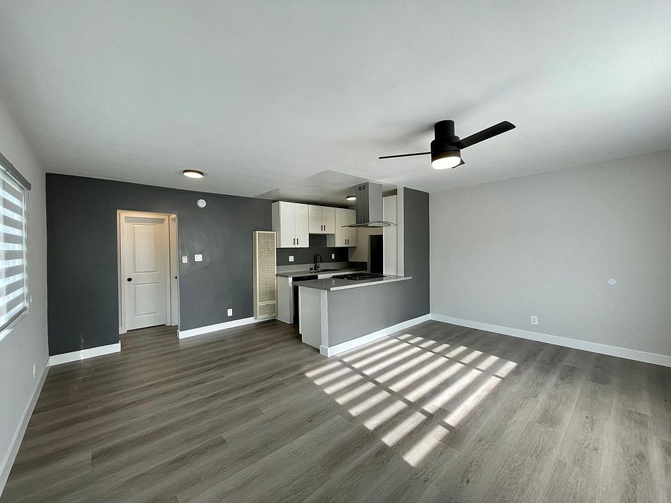 1st image of 2650 S Barrington Ave #3