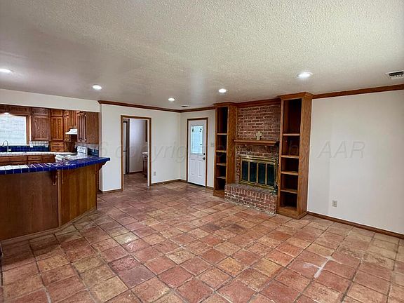 5th image of 4600 SW 38th Ave