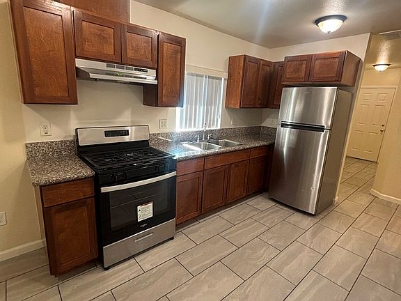 5th image of 232 W 82nd St