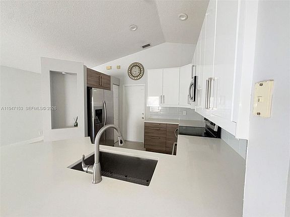5th image of 1628 Salerno Cir