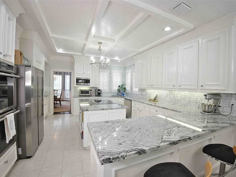 615 Timber Cir — Photo 5