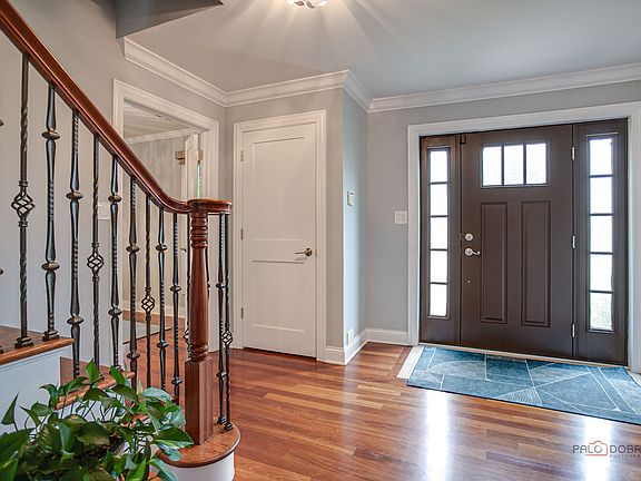 2nd image of 106 Surrey Ln