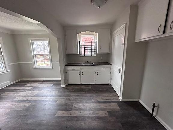 2nd image of 11494 Wayburn St